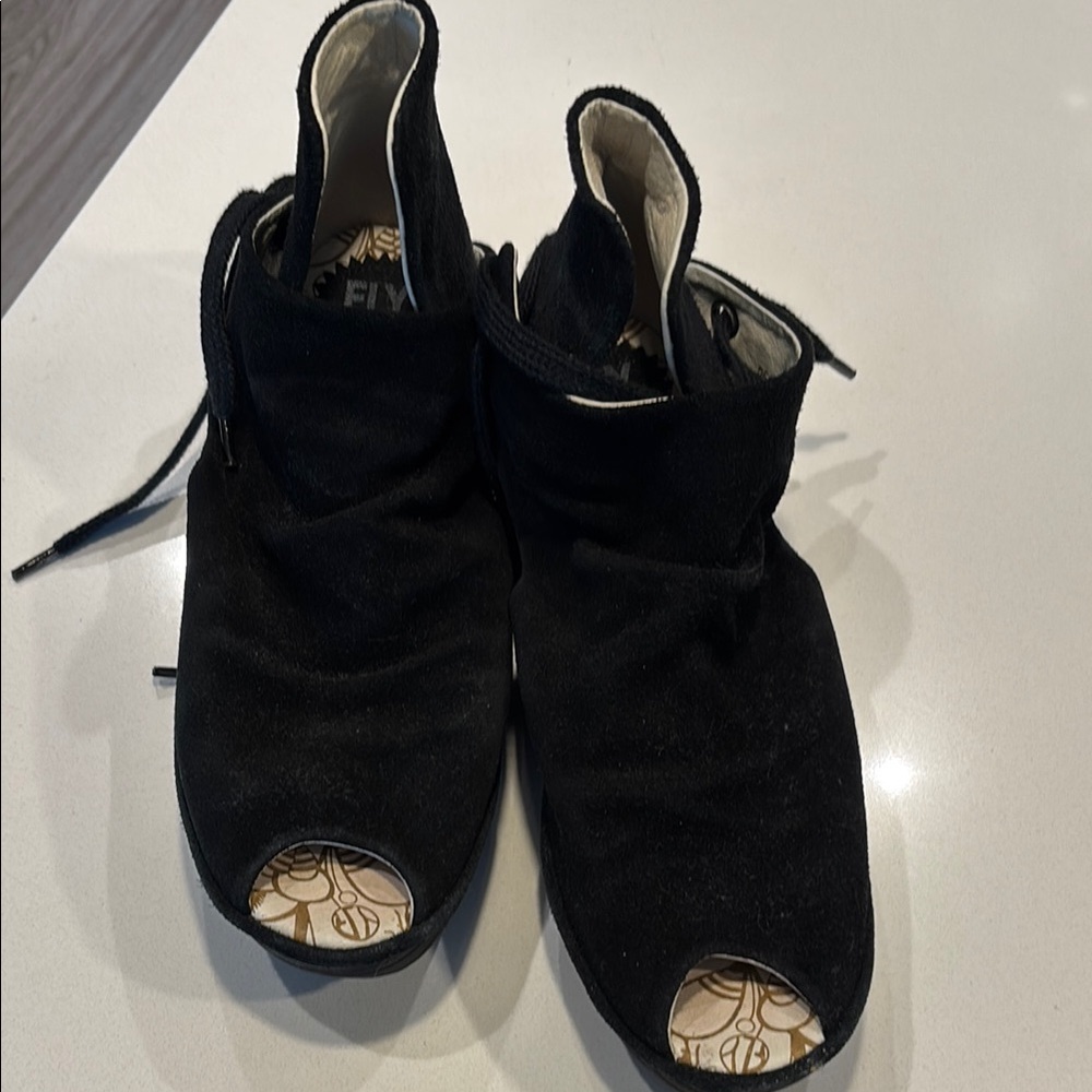 Stylish Black Women's Shoes